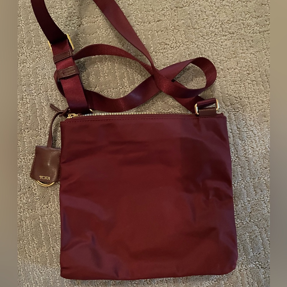 EUC Tumi Voyager Burgundy Crossbody with Gold Hardware, - Picture 2 of 9